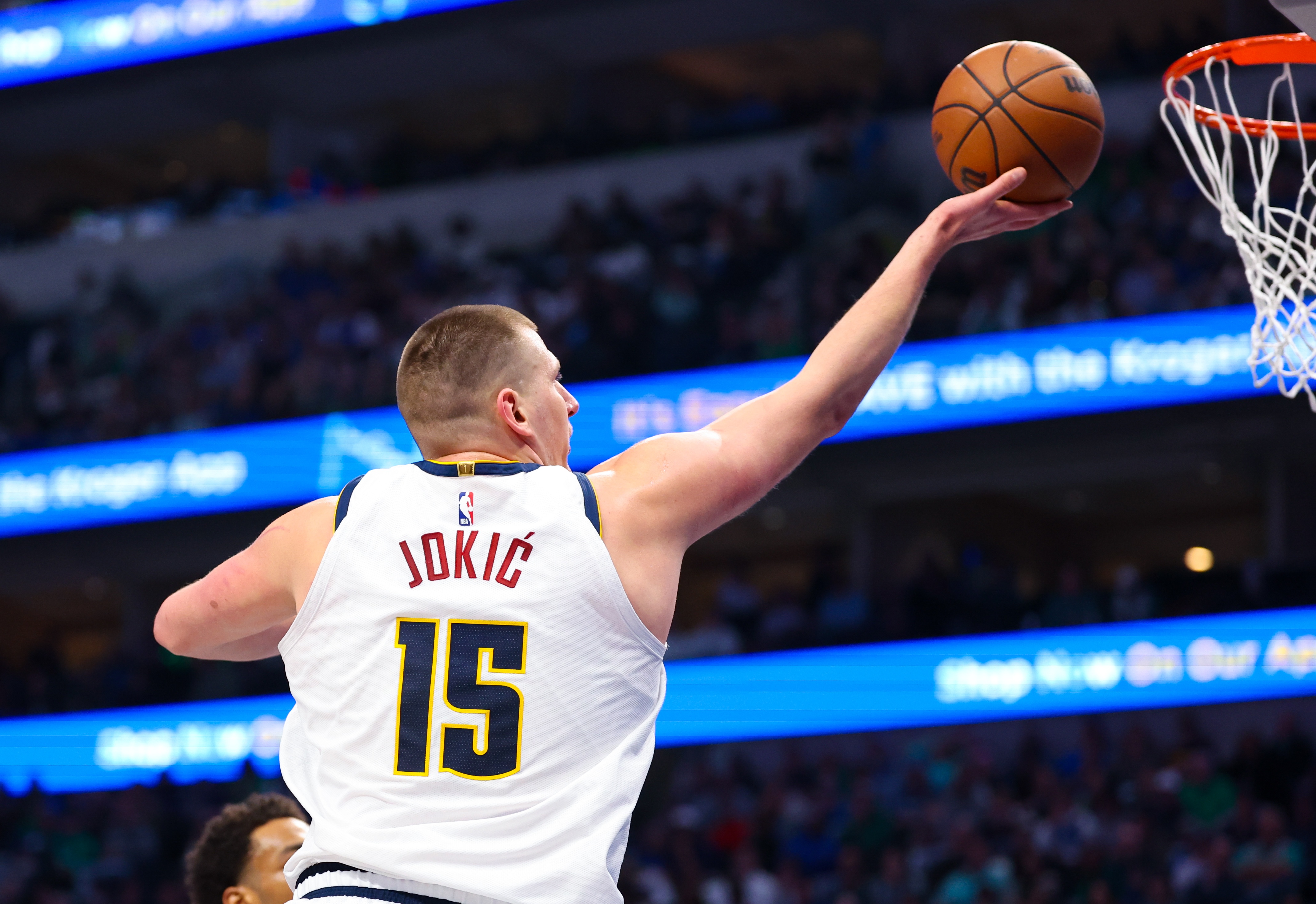 真的无敌！约基奇打满首节 6中5得到10分7板3助