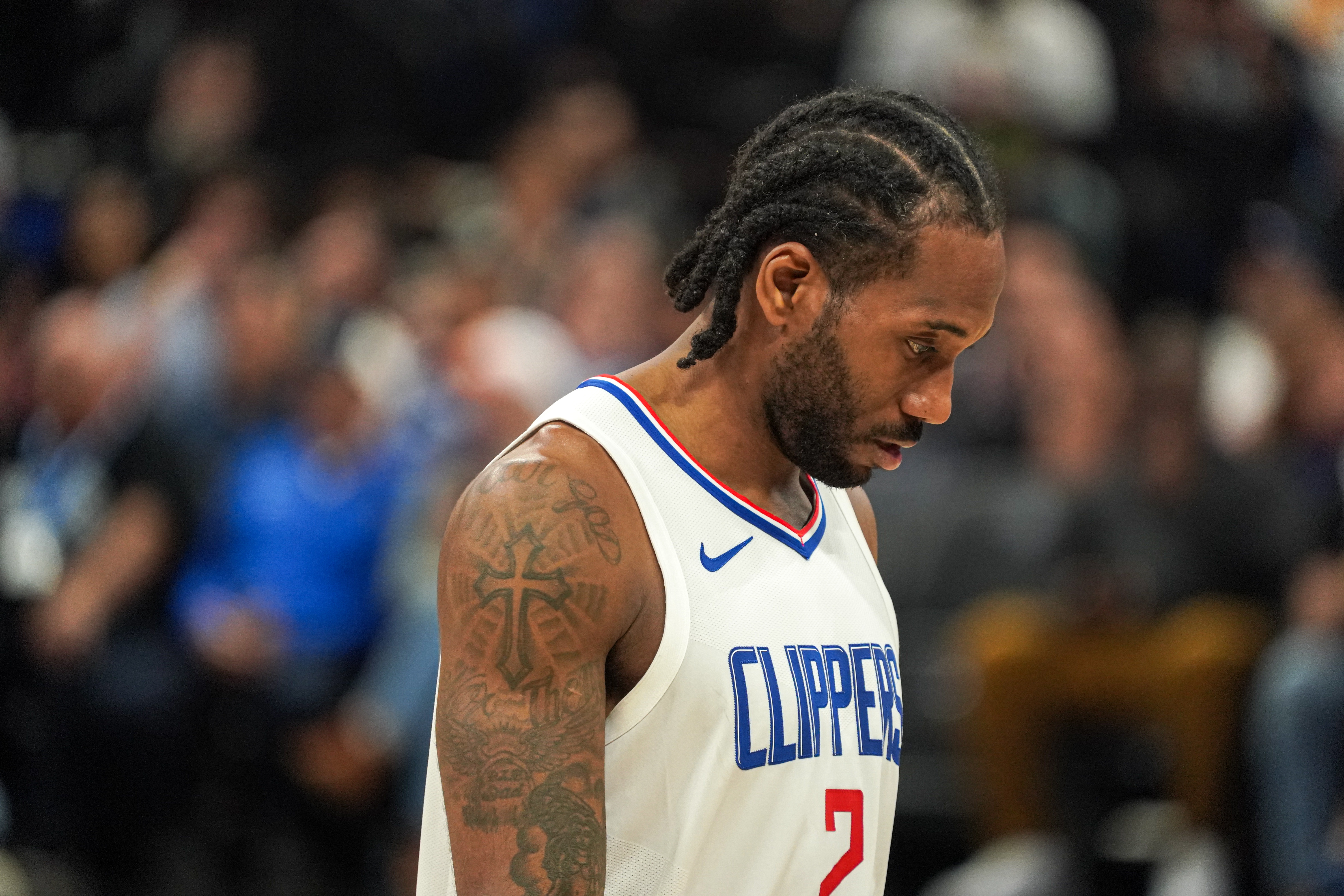 突发情况！卢：小卡因右膝酸痛缺战国王 他已提前返回洛杉矶