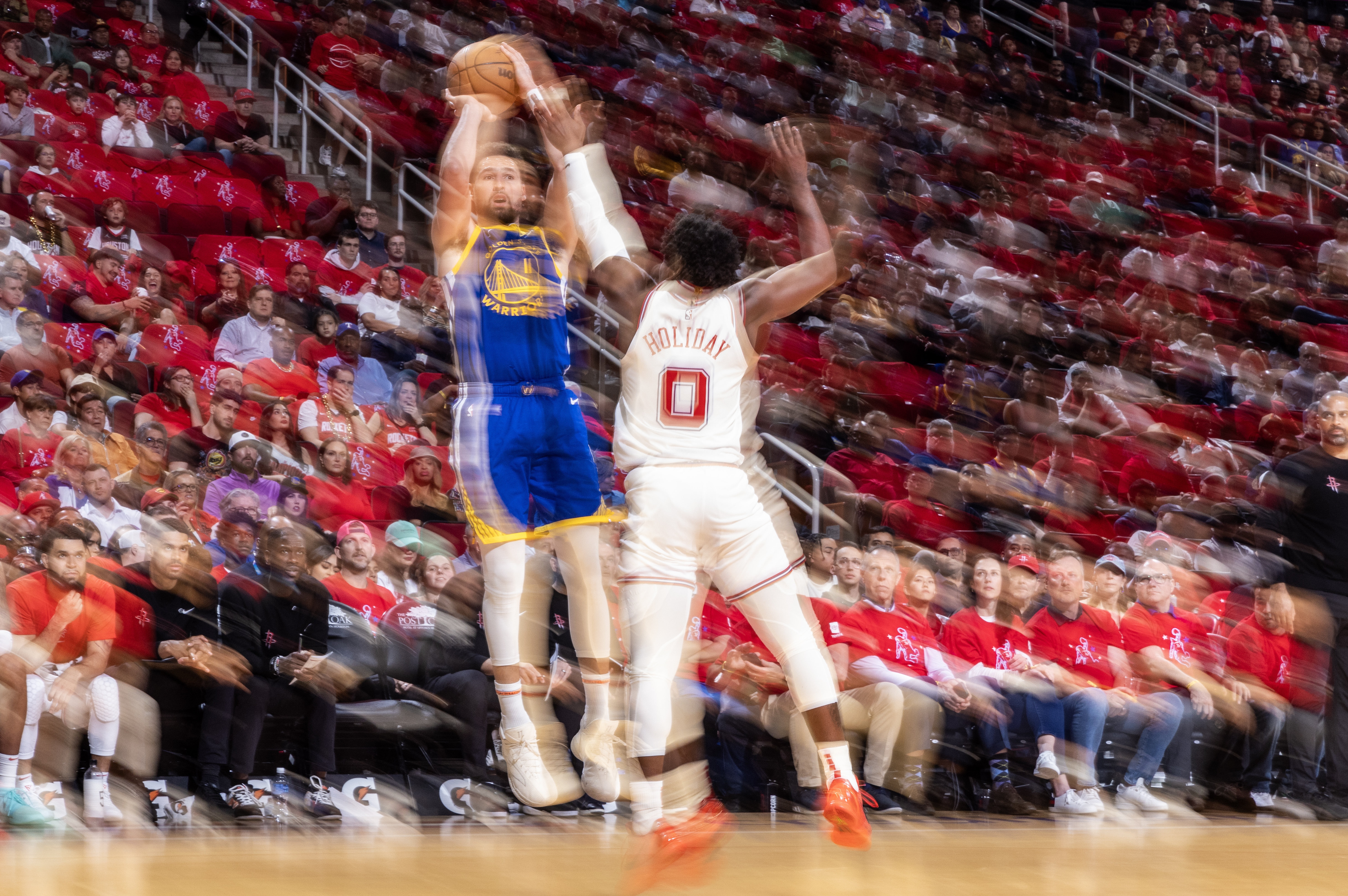 重回陆地神仙！克莱15中11爆准0罚球轰29分 各种不讲理投篮！